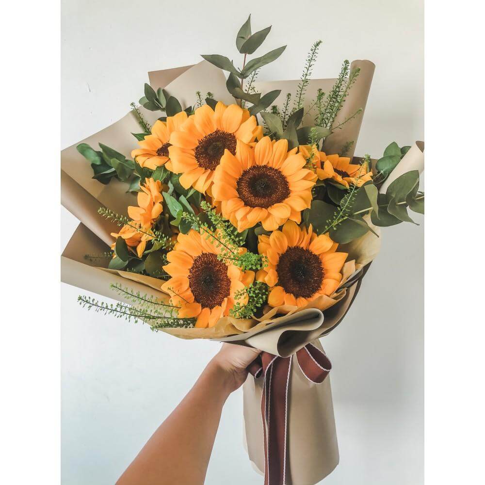 5-best-18th-birthday-flower-bouquets-and-gifts-for-that-special-girl-3